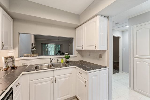 2732 Copper Creek Drive 202, Arlington, TX 76006