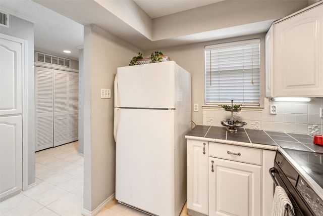 2732 Copper Creek Drive 202, Arlington, TX 76006