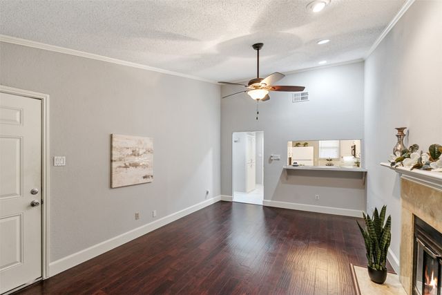 2732 Copper Creek Drive 202, Arlington, TX 76006