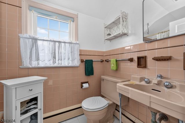 35 Elwood Ave, Flemington Boro, NJ 08822