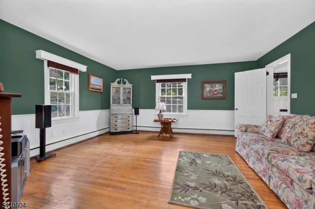 35 Elwood Ave, Flemington Boro, NJ 08822