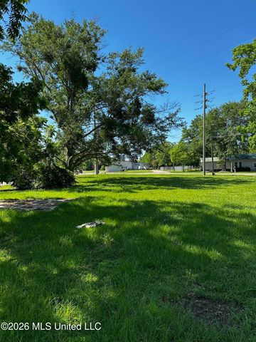 3298 W Race Track Road, D'iberville, MS 39540