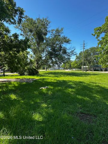 3298 W Race Track Road, D'iberville, MS 39540
