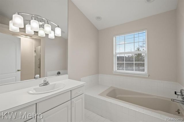 5914 Creekside Drive 78, Troy, MI 48085