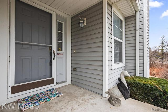 5914 Creekside Drive 78, Troy, MI 48085