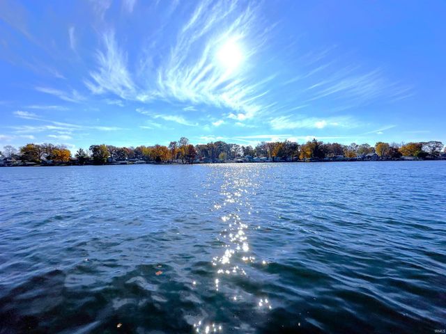 5100 E Quiet Water Court, Monticello, IN 47960