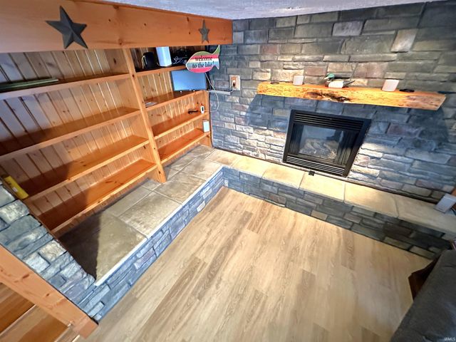 5100 E Quiet Water Court, Monticello, IN 47960