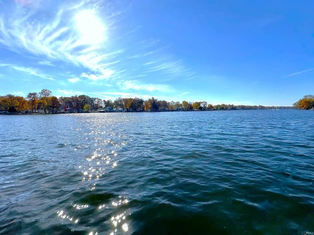 5100 E Quiet Water Court, Monticello, IN 47960