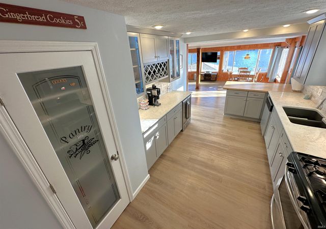 5100 E Quiet Water Court, Monticello, IN 47960