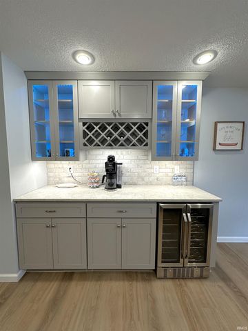 5100 E Quiet Water Court, Monticello, IN 47960