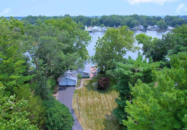 5100 E Quiet Water Court, Monticello, IN 47960