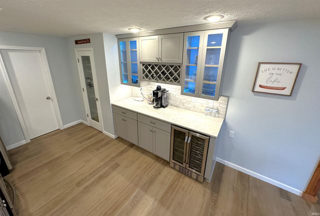 5100 E Quiet Water Court, Monticello, IN 47960