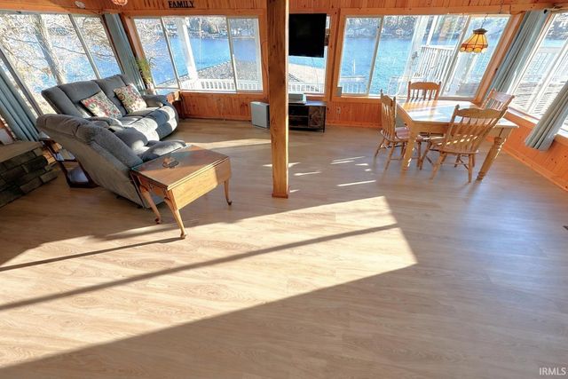 5100 E Quiet Water Court, Monticello, IN 47960