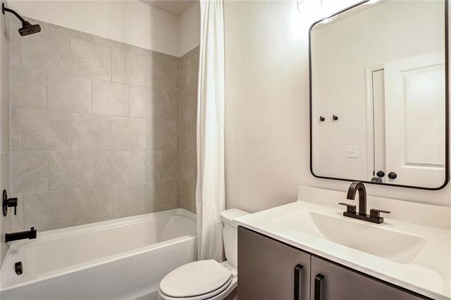 906 Brees Court, Atlanta, GA 30318
