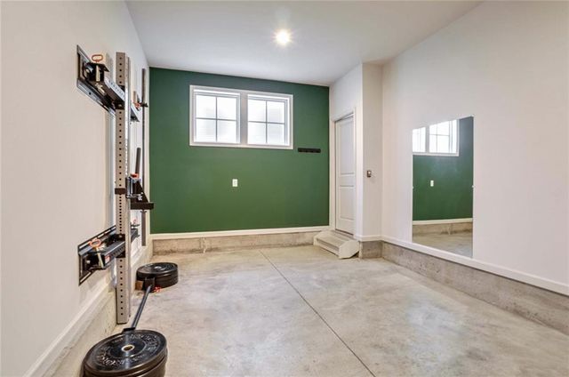 906 Brees Court, Atlanta, GA 30318
