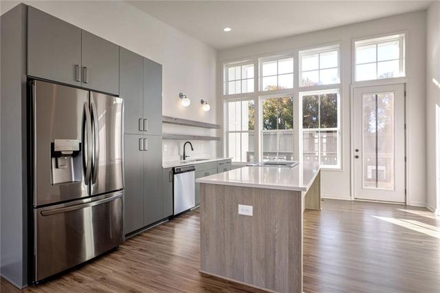 906 Brees Court, Atlanta, GA 30318