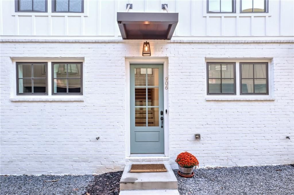 906 Brees Court, Atlanta, GA 30318
