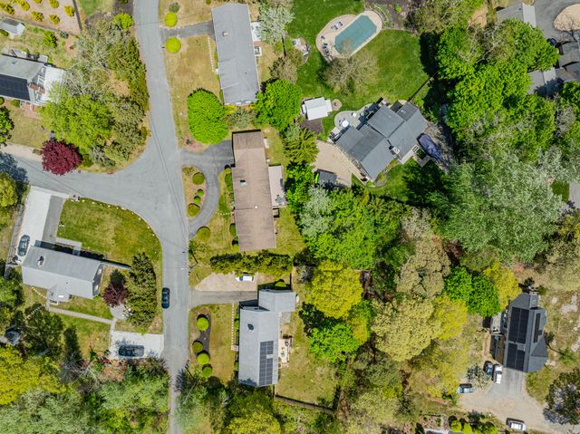 27 Cherub Lane, South Yarmouth, MA 02664
