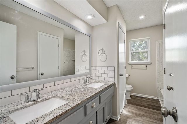 615 SE Westwind Drive, Lee's Summit, MO 64063