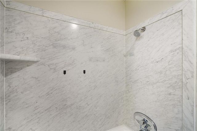 615 SE Westwind Drive, Lee's Summit, MO 64063