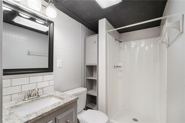 615 SE Westwind Drive, Lee's Summit, MO 64063