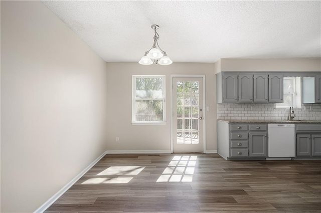 615 SE Westwind Drive, Lee's Summit, MO 64063