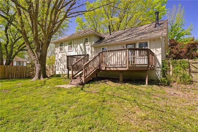 615 SE Westwind Drive, Lee's Summit, MO 64063