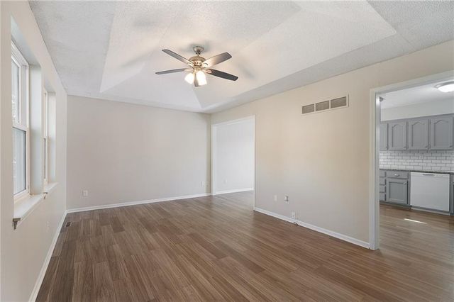 615 SE Westwind Drive, Lee's Summit, MO 64063
