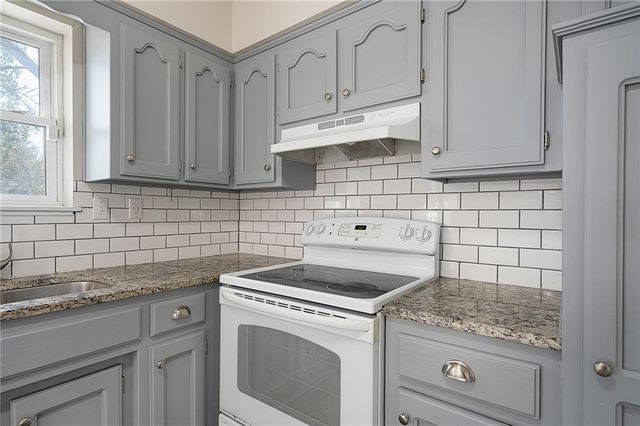 615 SE Westwind Drive, Lee's Summit, MO 64063