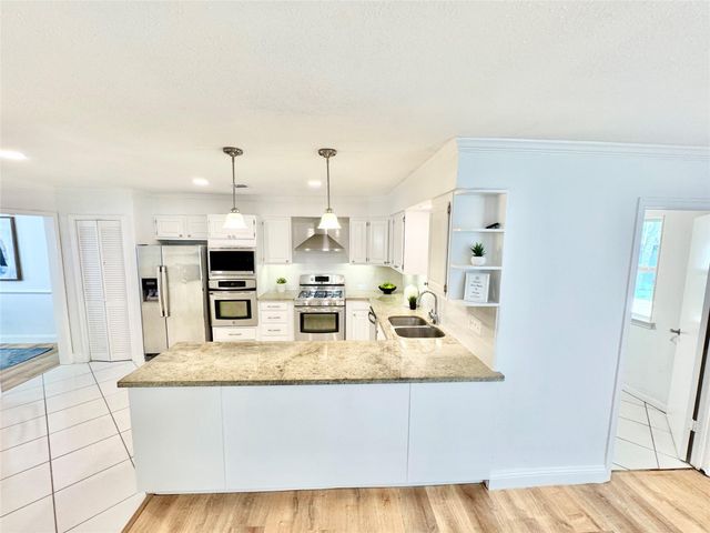 5314 Royal Oak Drive, Texas City, TX 77591