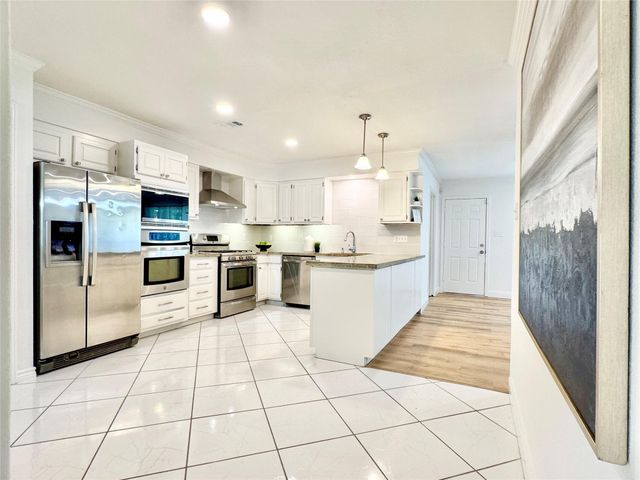 5314 Royal Oak Drive, Texas City, TX 77591