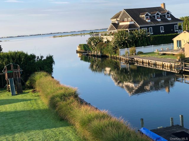56 Middle Pond Road, Southampton, NY 11968