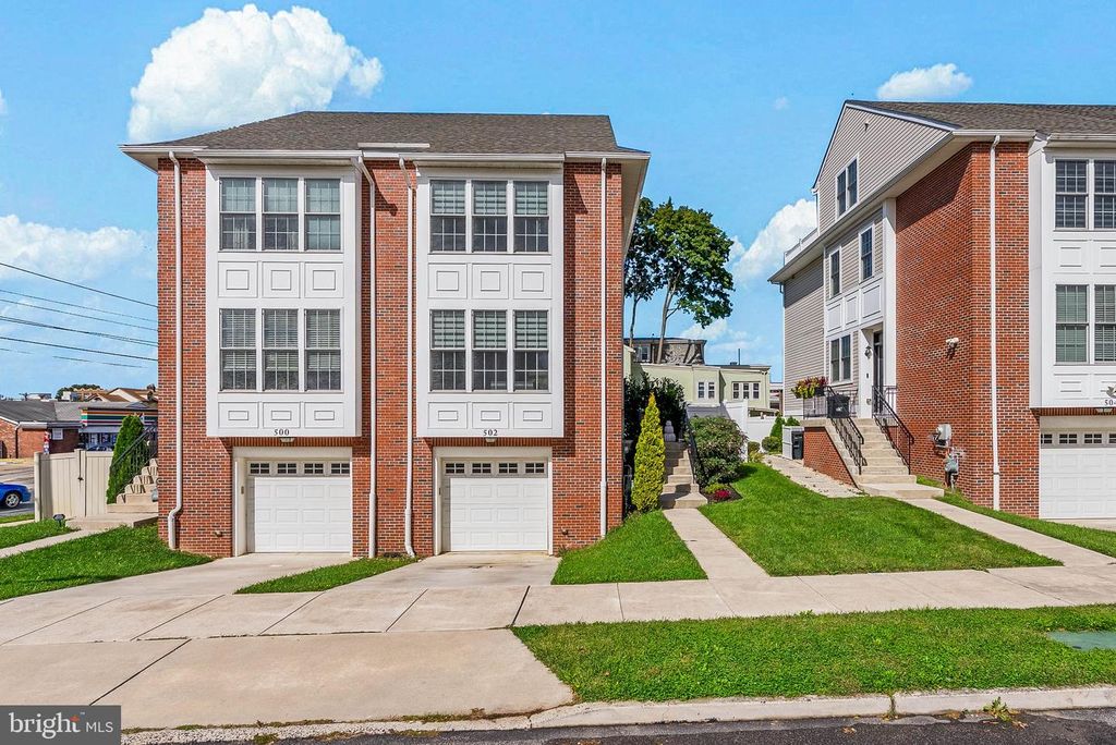 502 KINGSLEY CT, PHILADELPHIA, PA 19128 — exterior