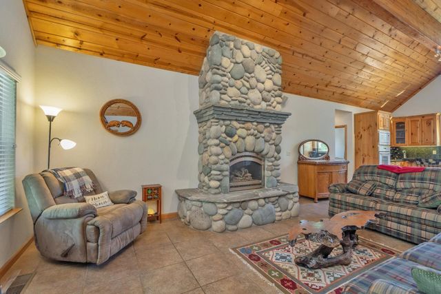 4117 Pearl Rd, Pollock Pines, CA 95726