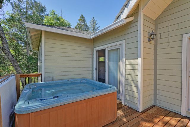 4117 Pearl Rd, Pollock Pines, CA 95726