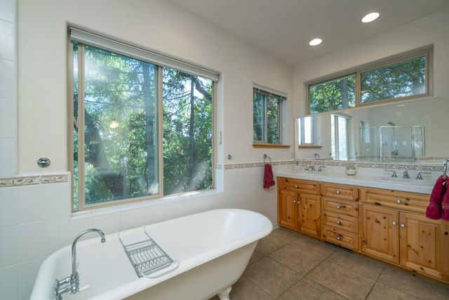 4117 Pearl Rd, Pollock Pines, CA 95726