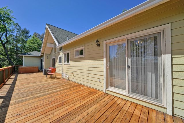 4117 Pearl Rd, Pollock Pines, CA 95726