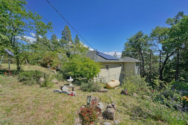 4117 Pearl Rd, Pollock Pines, CA 95726