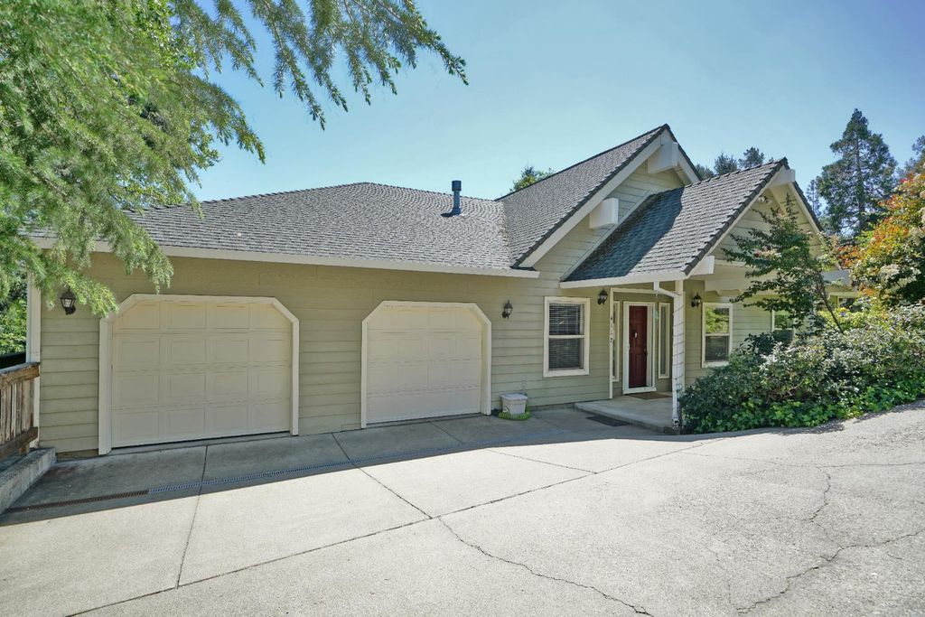 4117 Pearl Rd, Pollock Pines, CA 95726