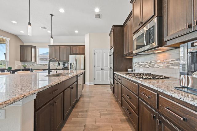 553 Betony LOOP, Buda, TX 78610