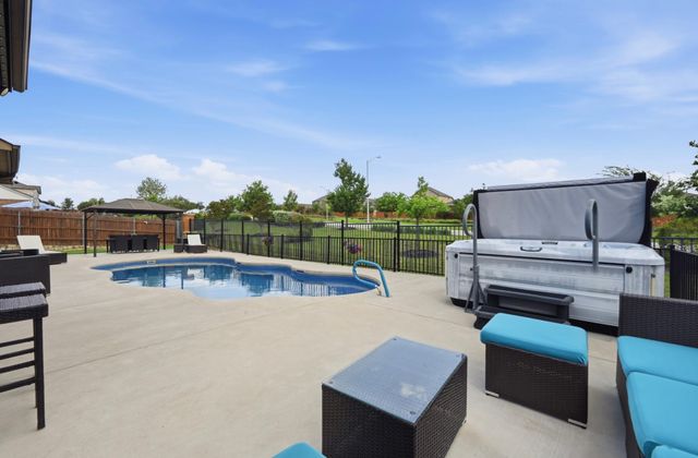 553 Betony LOOP, Buda, TX 78610