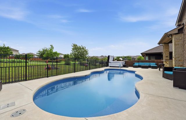553 Betony LOOP, Buda, TX 78610