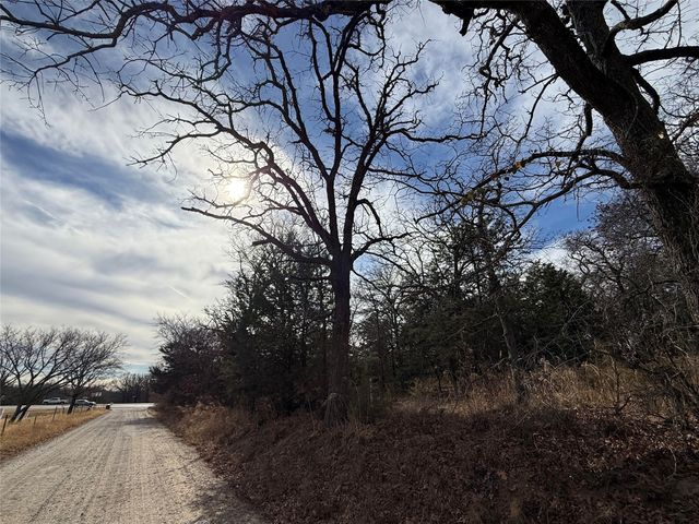 2 Summit Oaks Circle, Denison, TX 75020