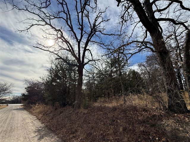 2 Summit Oaks Circle, Denison, TX 75020