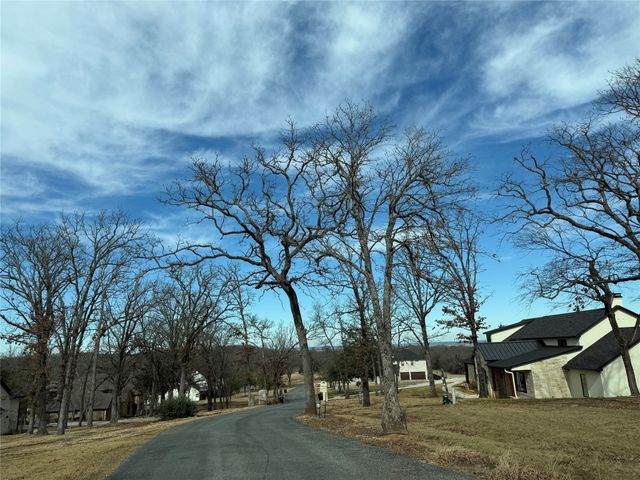 2 Summit Oaks Circle, Denison, TX 75020