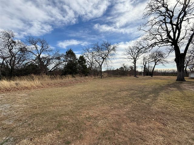 2 Summit Oaks Circle, Denison, TX 75020