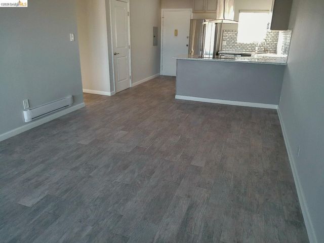 325 Kitty Hawk Rd 304, Alameda, CA 94501