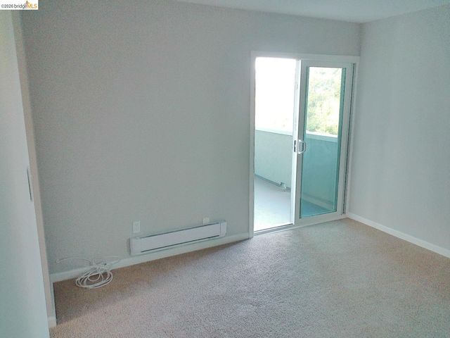 325 Kitty Hawk Rd 304, Alameda, CA 94501