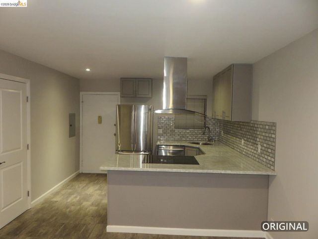 325 Kitty Hawk Rd 304, Alameda, CA 94501