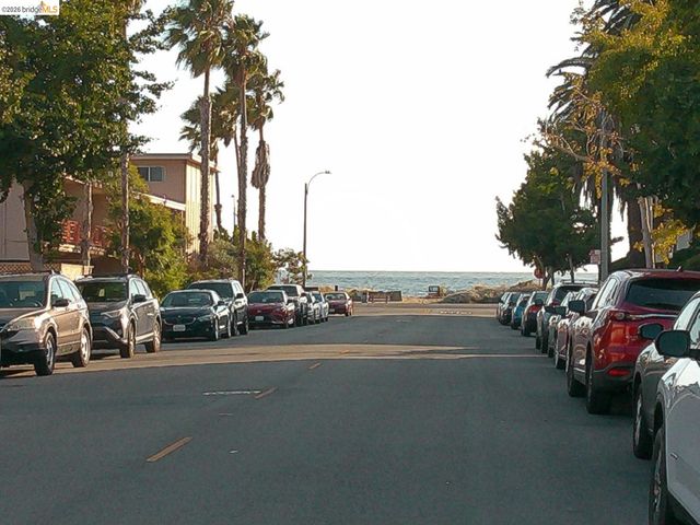 325 Kitty Hawk Rd 304, Alameda, CA 94501
